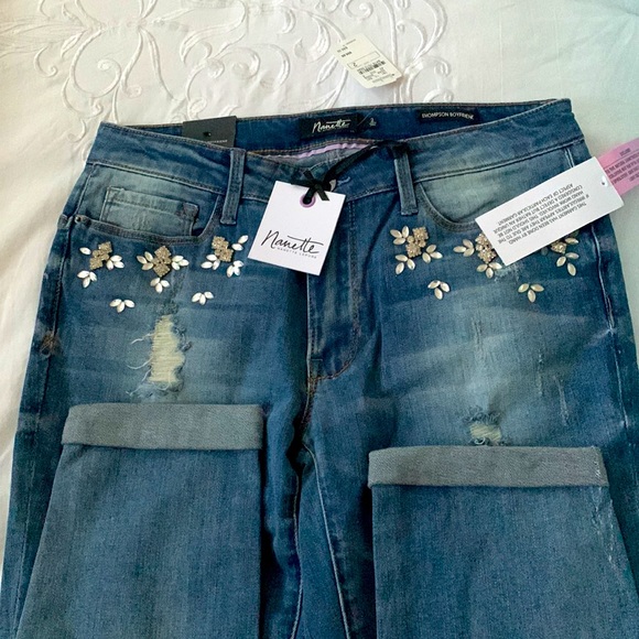 Jeans with embellishments, size 2. Stretchy material. - Picture 3 of 4